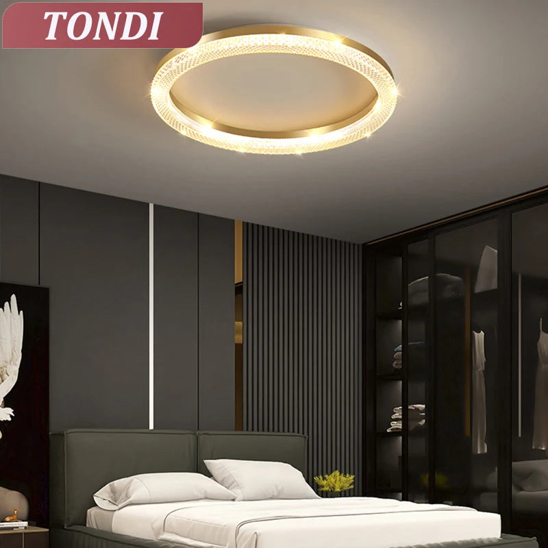 Plafonnier LED anneau doré Ø50cm – ambiance chambre luxe Image