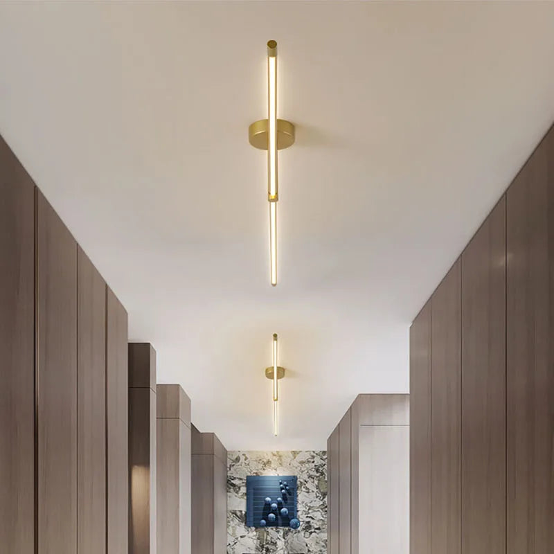 Plafonnier LED linéaire couloir – ambiance intérieure