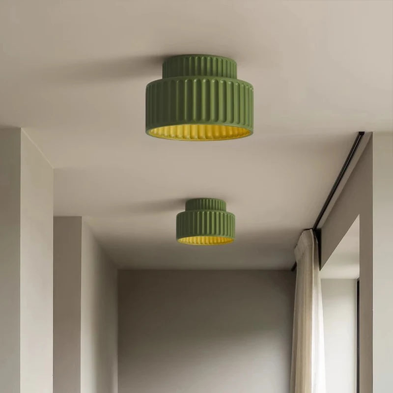 Plafonnier LED résine rainurée vert – ambiance couloir deux tailles