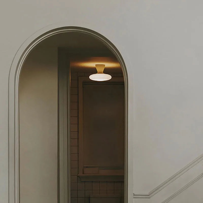 Plafonnier verre métal – vue d'ensemble couloir