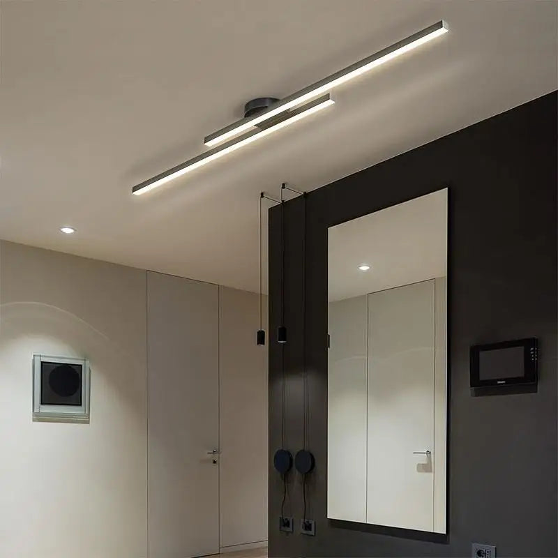 Plafonnier LED aluminium long – ambiance salle de bain miroir