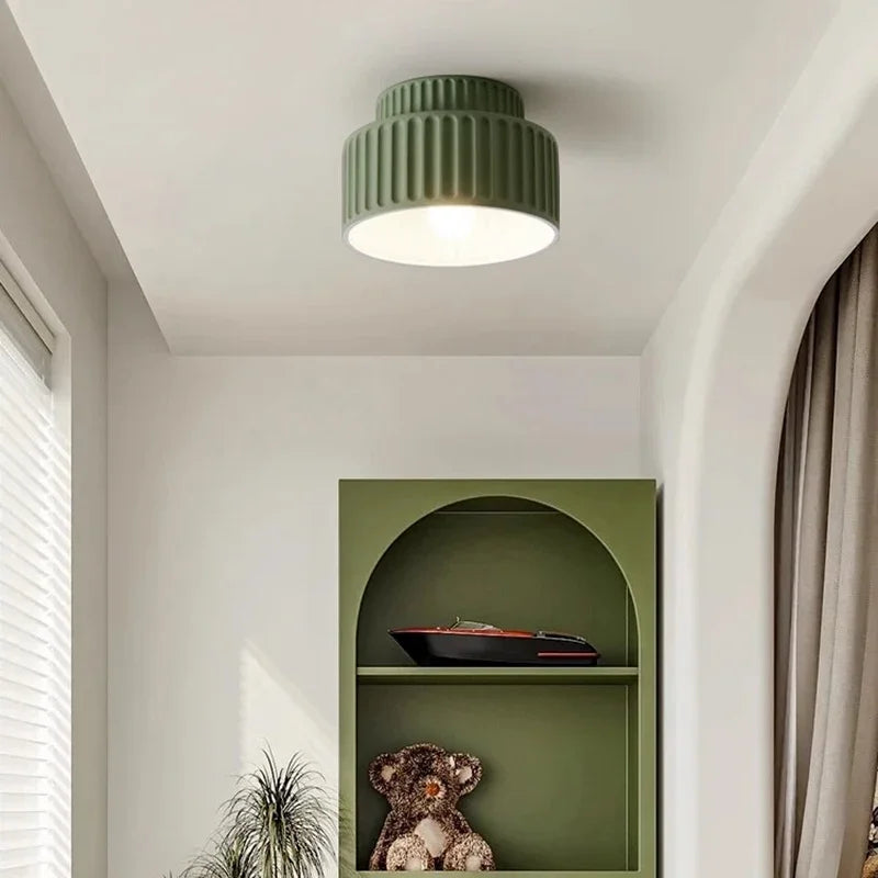 Plafonnier LED résine rainurée vert – ambiance chambre enfant