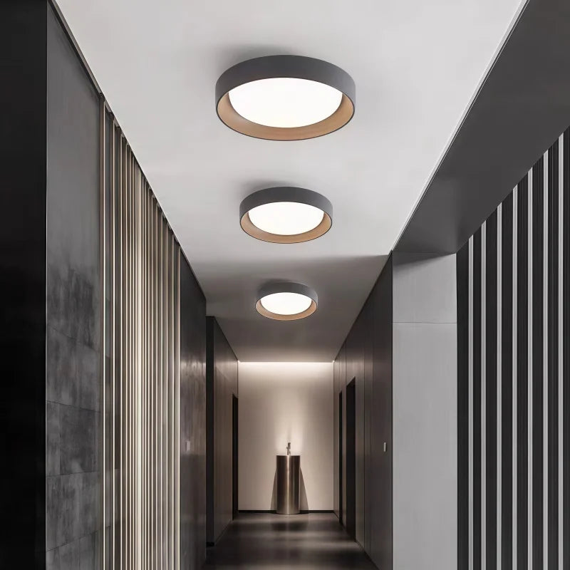 Plafonnier LED bois pêche – ambiance couloir industriel sombre