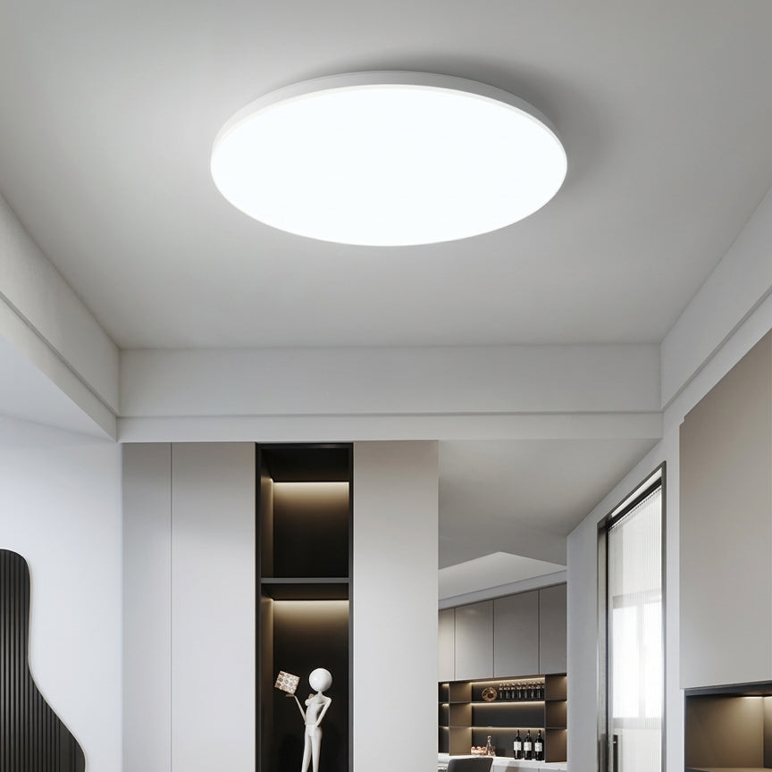 Plafonnier LED Triple Protection – mise en situation couloir moderne