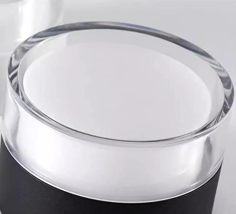 Spot LED Saillie – close-up lentille acrylique biseauté