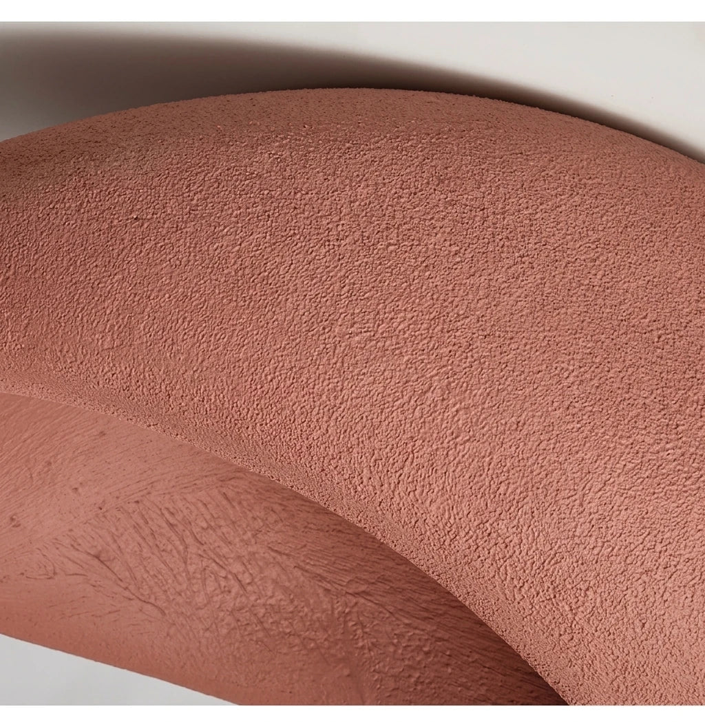 Plafonnier Wabi Sabi Forme Galet – Détail texture résine terracotta